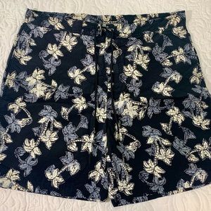 Trader Bay Men's XL Swim Trunks Shorts, Floral Designs EUC Like New